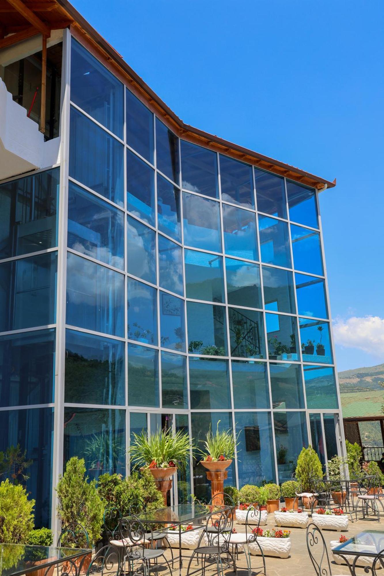 Hotel Kanione Cerenisht Exterior photo